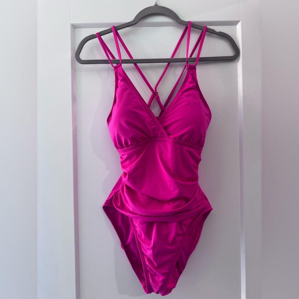 Women’s La Blanca Underwire One Piece Swim Suit